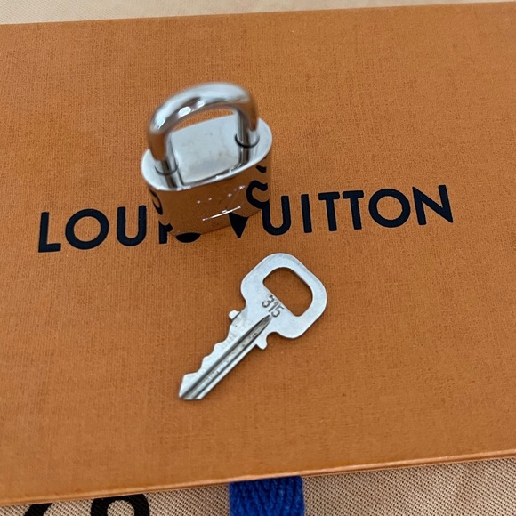 Louis Vuitton Silver Lock and Key France Unisex - Picture 2 of 8